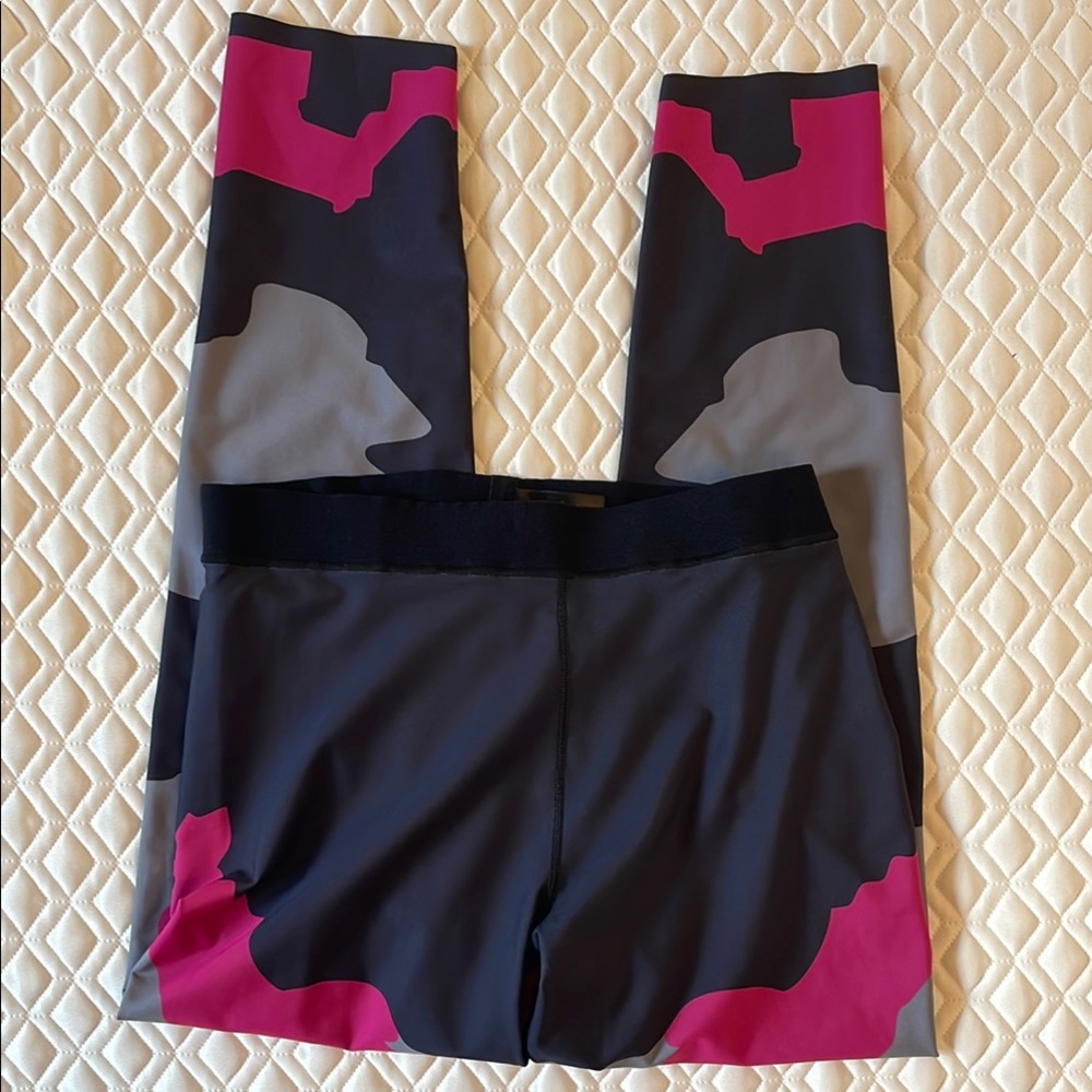 Ultracor Black and Gray Leggings Dynamic Stretch Fit